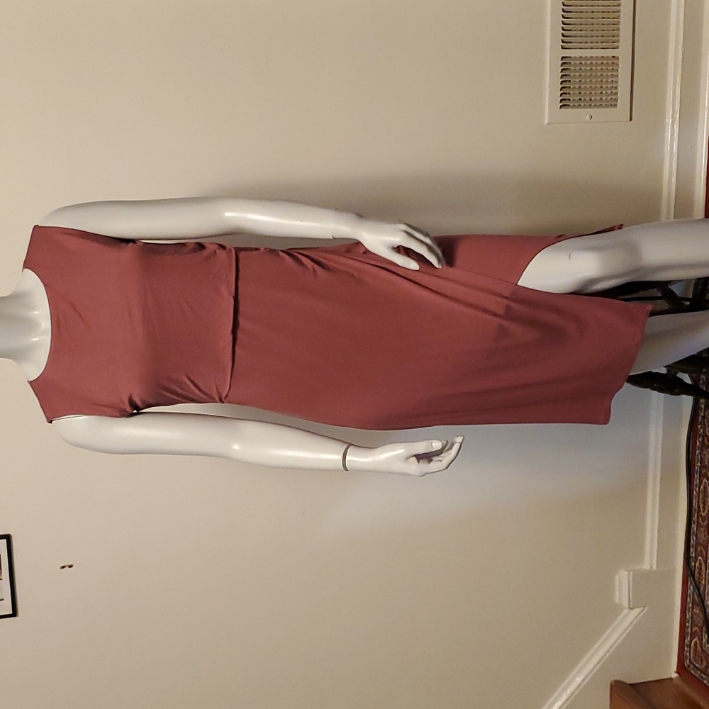 NWOT. Lisa Rinna Collection side Ruched midi pull on dress